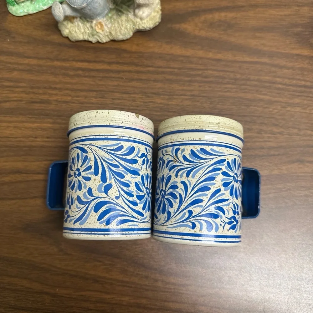 Vintage Blue and White Floral Tin Avon Country Talc Shaker (2)